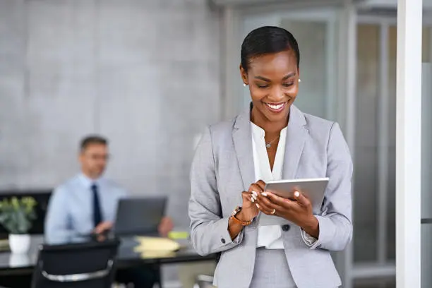 Kirène avec Orange recrute 01 Marketing et Communication