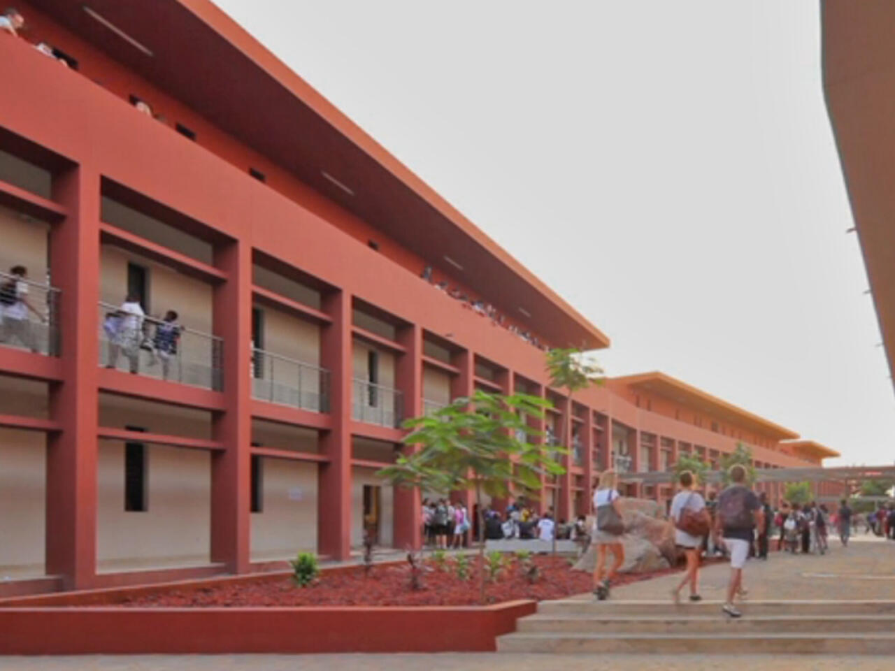 Lycée Jean Mermoz recrute 03 Enseignants