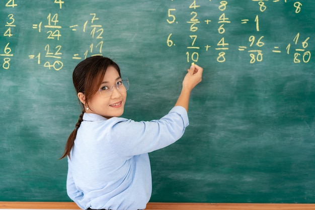 École Étincelle recrute 01 Tuteur Mathématiques, Sciences et Informatique