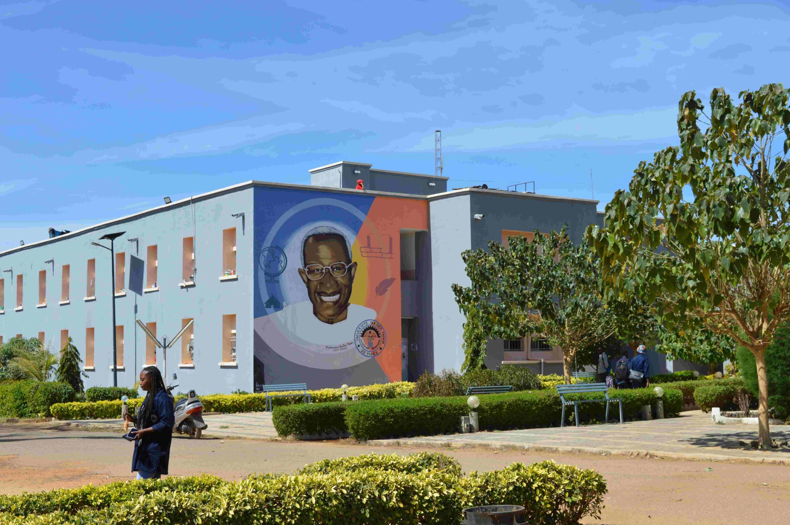 Université de Thiès recrute 500 personnel enseignants et de recherche ( PER)